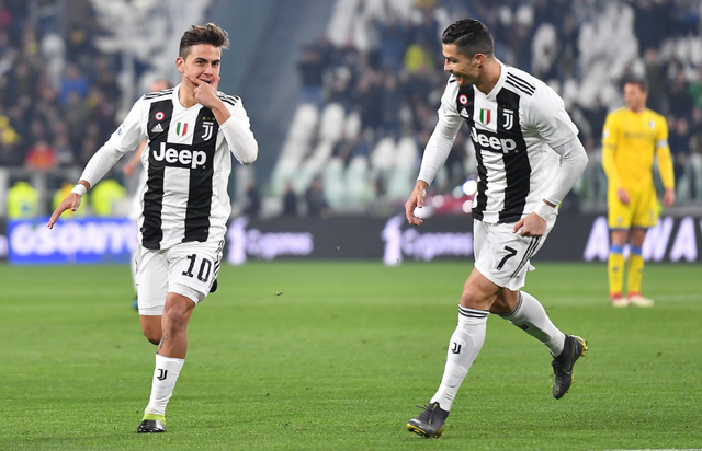 阿莫林：还没对卡塞米罗续约做决定，冬窗有合适人选才会引援（阿莫林：卡塞米罗续约未定，冬窗仅在有合适目标时引援）