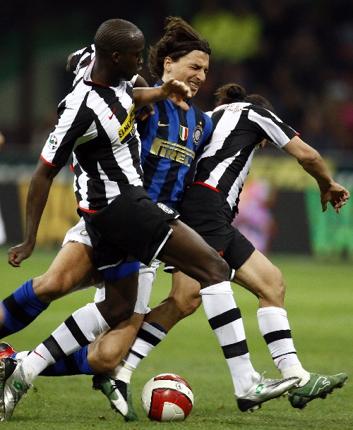 迎俱乐部126周年纪念日，巴萨将在主场展示巨型马赛克拼图（为庆祝俱乐部126周年，巴萨主场将上演巨幅马赛克）