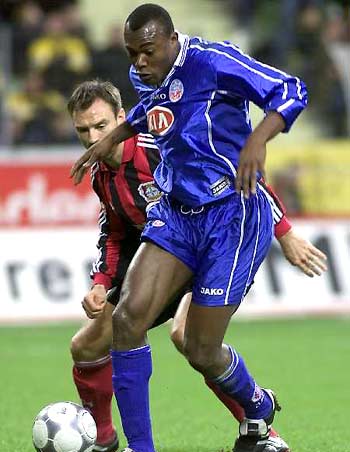 TA：即便阿森纳赢得英联杯冠军，恐怕也没多少人会感到满意（TA：哪怕阿森纳夺得英联杯冠军，也难令多数人满意）