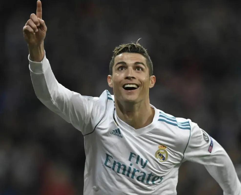 北京国安足协杯夺冠，法比奥荣膺金靴，球员拼尽全力，彰显拼搏精神。（北京国安问鼎足协杯，法比奥夺金靴，众将拼尽全力诠释拼搏精神）