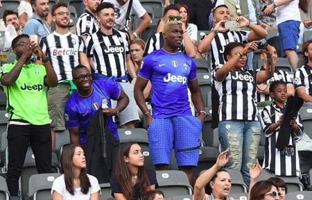 阮奇龙庆祝冲超：美好的一个赛季，一起期待2026新的挑战（阮奇龙喜迎冲超：致敬这个美好赛季，2026再迎新挑战）