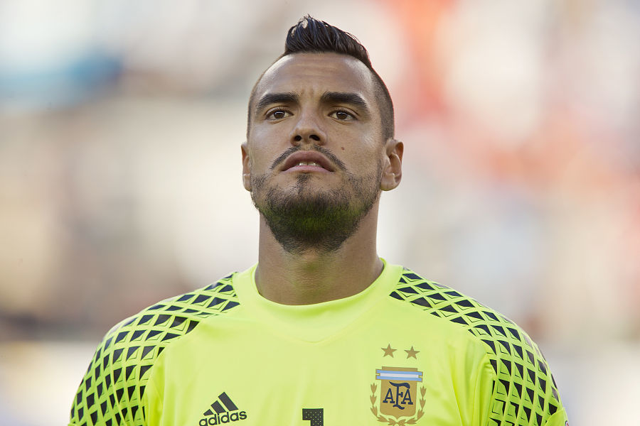 英超：曼城主场3-0完胜诺维奇（英超：曼城主场3比0大胜诺维奇）