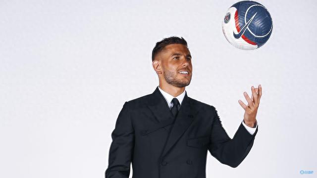 张外龙：向余望是中国足球未来的重要资源，我曾帮他重建信心（张外龙：向余望将成国足未来关键力量，我曾助他找回自信）